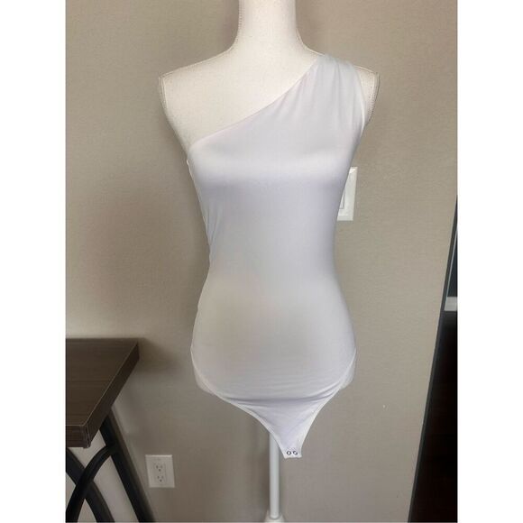 Set of 2 Abercrombie & Fitch Soft A&F Collection Medium Bodysuits White one shou - Picture 2 of 10